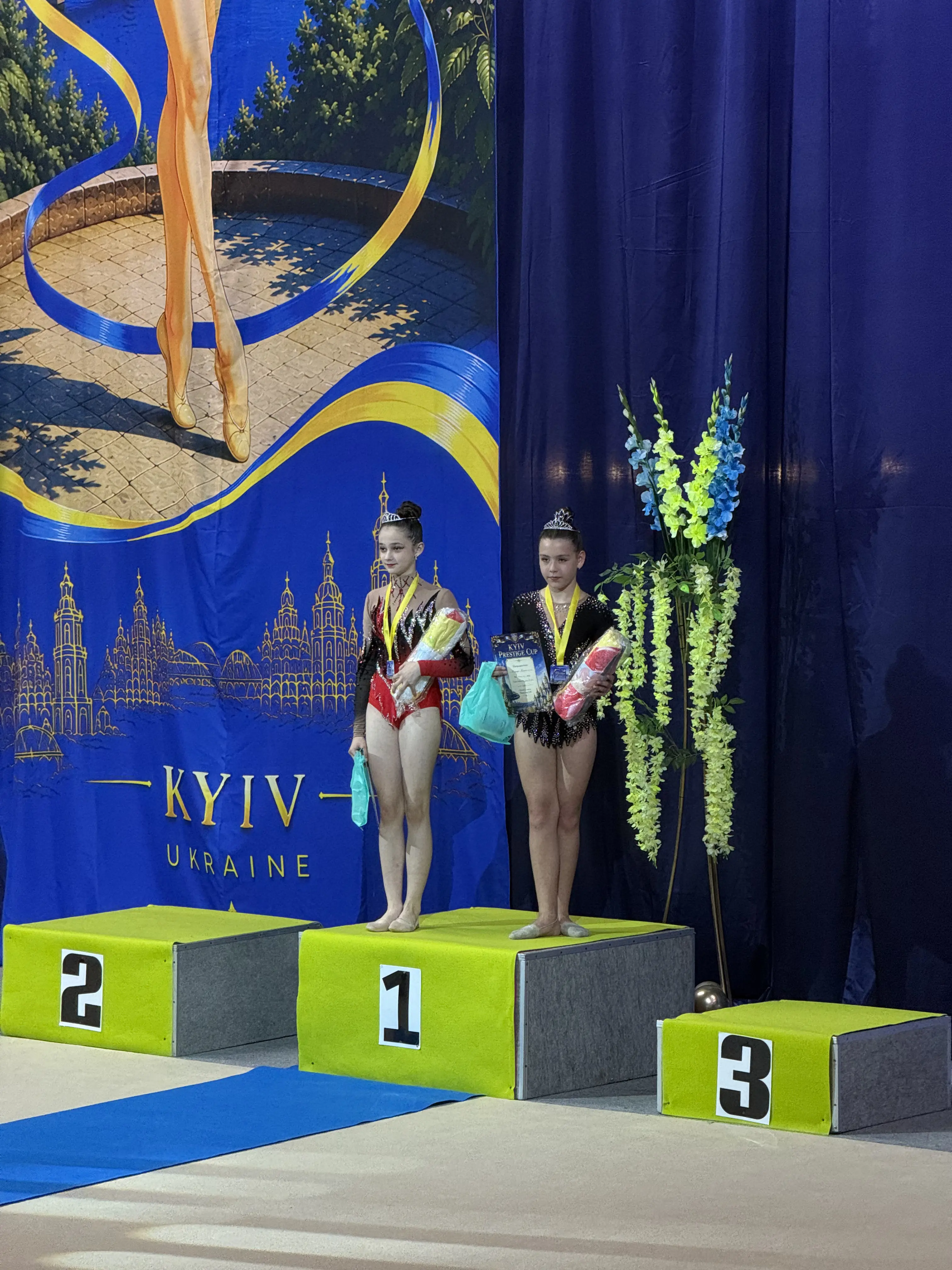 Дві вихованки Estela з медалями та дипломами на пʼєдесталі Kyiv Prestige Cup